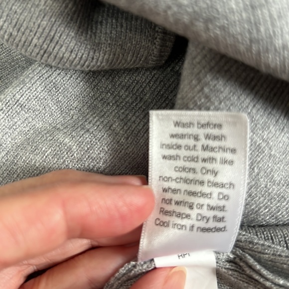 Cara Santana Nine West sweater tank top - Picture 7 of 9